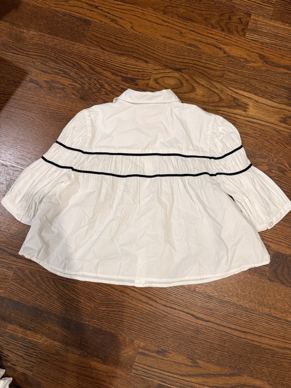 Maeve White Button-Front Blouse with Black Trim - Picture 4 of 4